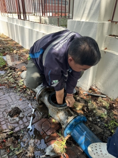 ไฟล์แนบ กปภ.สาขาอ้อมน้อย ล้างมาตรวัดน้ำและทีสเตรนเนอร์ เพิ่มประสิทธิภาพระบบจ่ายน้ำประปา