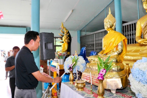 ไฟล์แนบ กปภ.สาขาสมุทรสาคร (พ) ร่วมพิธีถวายเทียนจำนำพรรษา ทอดผ้าป่าสามัคคี มอบทุนการศึกษา และดำเนินกิจกรรมจิตอาสา กปภ. ร่วมใจกวาดลานวัด