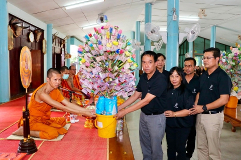 ไฟล์แนบ กปภ.สาขาสมุทรสาคร (พ) ร่วมพิธีถวายเทียนจำนำพรรษา ทอดผ้าป่าสามัคคี มอบทุนการศึกษา และดำเนินกิจกรรมจิตอาสา กปภ. ร่วมใจกวาดลานวัด