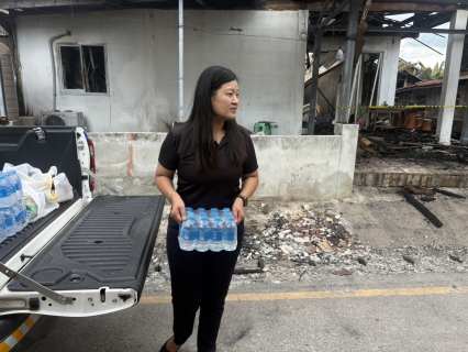 ไฟล์แนบ การประปาส่วนภูมิภาคสาขาขอนแก่น (ชั้นพิเศษ) มอบเงินช่วยเหลือพร้อมสิ่งของจำเป็น ช่วยเหลือผู้ประสบอัคคีภัย ณ บ้านดอนบม ต.เมืองเก่า อ.เมือง จ.ขอนแก่น