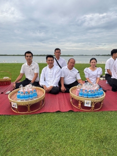 ไฟล์แนบ การประปาส่วนภูมิภาคสาขาพิจิตร ร่วมกิจกรรมทำบุญตักบาตรรับอรุณ ปูเสื่อ นั่งสาด ตักบาตรรับอรุณ เสริมบุญที่บึงสีไฟ ประจำเดือน มิถุนายน 2569