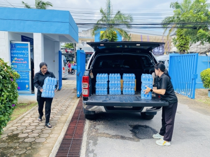 ไฟล์แนบ การประปาส่วนภูมิภาคสาขากระบี่ มอบน้ำดื่มบรรจุขวดตราสัญลักษณ์ กปภ. ในกิจกรรมส่งน้ำใจให้น้ำดื่ม สนับสนุนใช้กิจกรรมจิตอาสาเฉลิมพระเกียรติพระบาทสมเด็จพระเจ้าอยู่หัว เนื่องในวันเฉลิมพระชนมพรรษา 28 กรกฎาคม 2569 และกิจกรรมทาสีสนามเด็กเล่น ณ โรงเรียนบ้านปากหรา ต.ตลิ่งชัน อ.เหนือคลอง จ.กระบี่