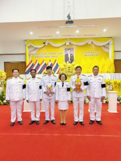 ไฟล์แนบ กปภ.สาขาปทุมธานี(พ) เข้าร่วมพิธีถวายเครื่องราชสักการะ  และพิธีจุดเทียนถวายพระพร เนื่องในโอกาส เฉลิมพระชนมพรรษาพระเกียรติพระบาทสมเด็จพระเจ้าอยู่หัว