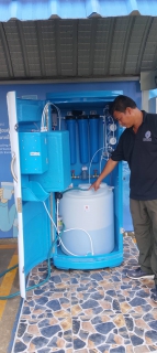 ไฟล์แนบ กปภ.สาขากาญจนบุรี บำรุงรักษา, เปลี่ยนไส้กรองน้ำ และทำความสะอาดตู้กดน้ำดื่มสะอาดบริการประชาชน เพื่อให้บริการน้ำดื่มสะอาดฟรี โดยมีวัตถุประสงค์ในการพัฒนาคุณภาพชีวิตประชาชน ณ สำนักงาน กปภ.สาขากาญจนบุรี 