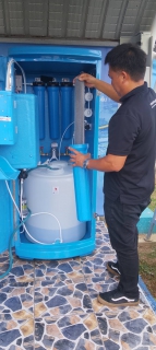 ไฟล์แนบ กปภ.สาขากาญจนบุรี บำรุงรักษา, เปลี่ยนไส้กรองน้ำ และทำความสะอาดตู้กดน้ำดื่มสะอาดบริการประชาชน เพื่อให้บริการน้ำดื่มสะอาดฟรี โดยมีวัตถุประสงค์ในการพัฒนาคุณภาพชีวิตประชาชน ณ สำนักงาน กปภ.สาขากาญจนบุรี 