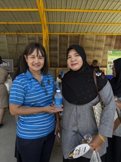 ไฟล์แนบ กปภ.สาขานราธิวาส สนับสนุนน้ำดื่มตราสัญลักษณ์ กปภ. ร่วมโครงการจังหวัดเคลื่อนที่ บำบัดทุกข์ บำรุงสุข สร้างรอยยิ้มให้ประชาชน