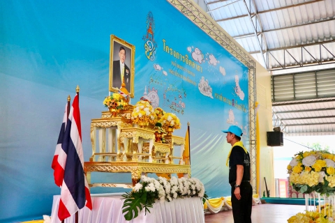 ไฟล์แนบ กปภ.สาขาสมุทรสาคร (พ) ร่วมกิจกรรมจิตอาสาพัฒนาปรับปรุงภูมิทัศน์ศาสนสถาน เนื่องในโอกาสวันเฉลิมพระชนมพรรษา พระบาทสมเด็จพระเจ้าอยู่หัว