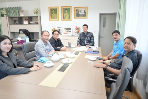 ไฟล์แนบ  ร่วมประชุมหารือกับ ว่าที่ร้อยตรีณัฐพงษ์ ภูมิมาตร นายกเทศมนตรีตำบลโคกหล่อ และ นายบุญโชค อินทอง ผู้อำนวยการกองช่าง เทศบาลตำบลโคกหล่อ ณ ห้องรับรองเทศบาลตำบลโคกหล่อ การประชุมดังกล่าวจัดขึ้นเพื่อหารือแนวทางและวางแผน การขยายเขตการให้บริการน้ำประปาให้ครอบคลุมและทั่วถึงพื้นที่ตำบลโคกหล่อ
