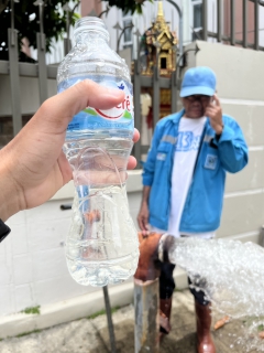 ไฟล์แนบ กปภ.สาขาภูเก็ต นำทีมลงพื้นที่ดำเนินการระบายตะกอนเพื่อปรับปรุงคุณภาพน้ำในเส้นท่อระบบจ่าย (Blow off ) และตรวจสอบคุณภาพน้ำ 