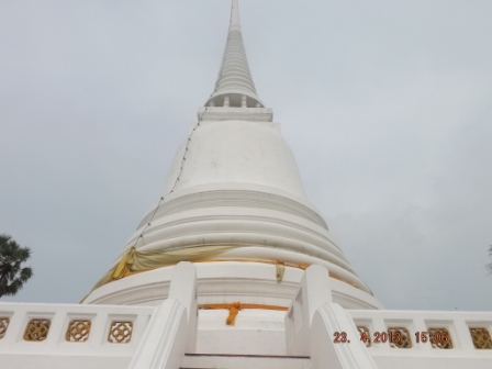 นายธวัช ก้อนนาค ผจก.กปภ.(พ) สาขาพระนครศรีอยุธยา เข้าร่วม พระราชพิธีสงกรานต์ ในวันที่ 23 เมษายน 2556 ณ วัดสุวรรณดารารามราชวรวิหาร วัดต้นราชวงศ์จักรี
