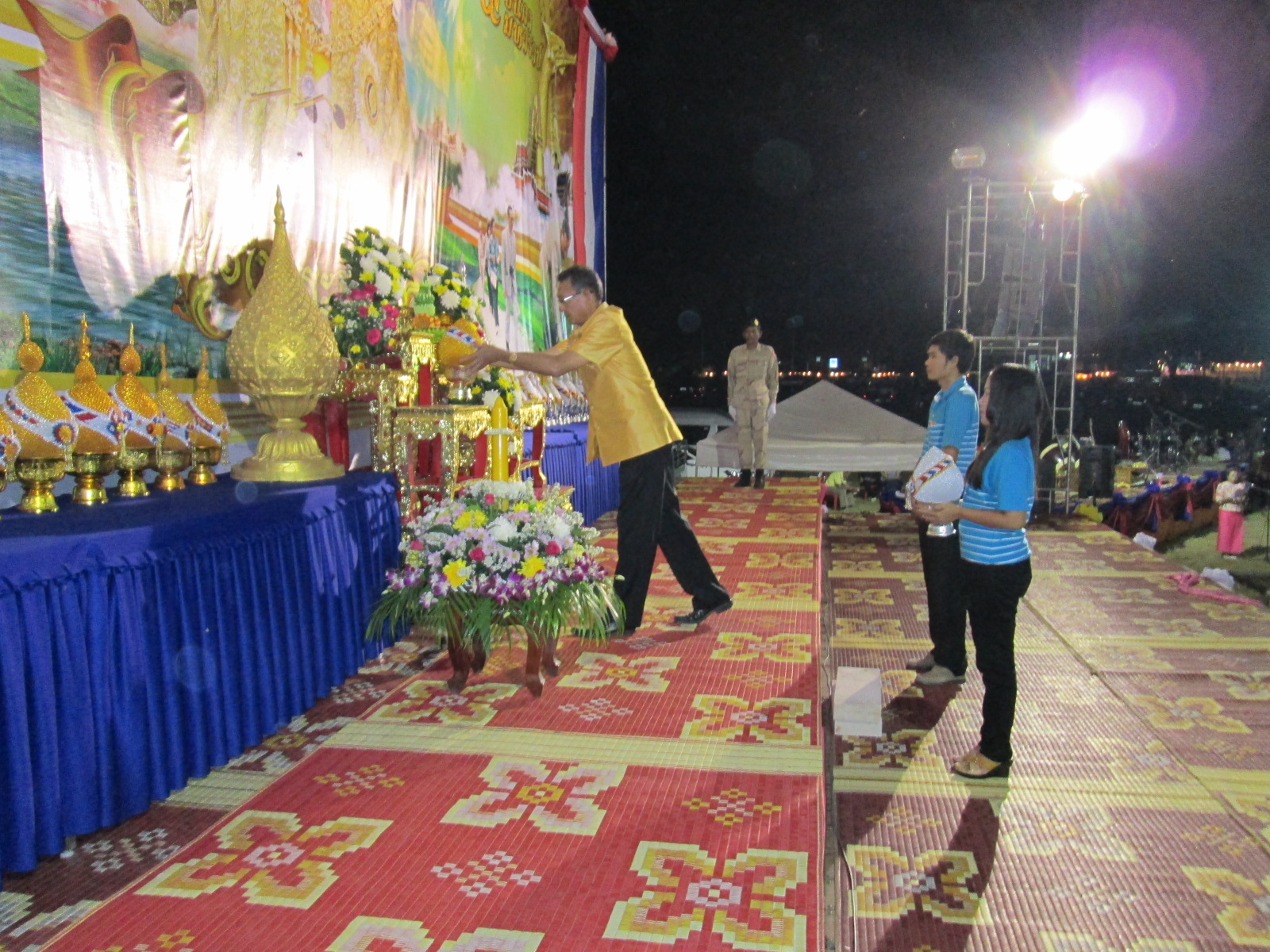 กปภ.สาขานางรองร่วมกิจกรรมเนื่องในวันพ่อแห่งชาติ ๕ ธันวาคม ๒๕๕๖