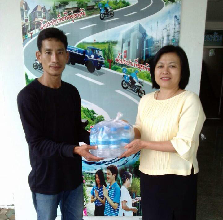 กปภ.ข.๙ สนับสนุนน้ำดื่มกีฬาตำบลสันนาเม็ง ประจำปี ๒๕๕๗