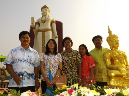 นายธวัช ก้อนนาค ผจก.กปภ.(พ) สาขาพระนครศรีอยุธยา นำพนักงานเข้าร่วมการจัดงาน วันสงกรานต์และพิธีรดน้ำดำหัวขอพร ประจำปี 2557 