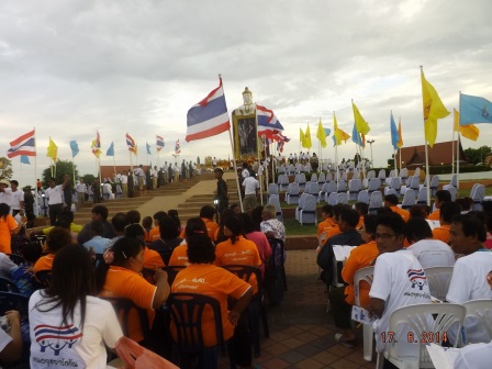 กปภ.สาขาพระนครศรีอยุธยา(ชั้นพิเศษ) โดย นายธวัช ก้อนนาค ผจก.กปภ.(พ) สาขาพระนครศรีอยุธยา พร้อมพนักงาน ร่วมงานฉลองครบรอบ 3 ปี การหล่อองค์พระประธาน อนุสรณ์สถานแห่งความจงรักภักดี ฯ ร่วมพิธีเจริญพระพุทธมนต์ จุดเทียนชัยถวายพระพรแด่พระบาทสมเด็จพระเจ้าอยู่หัว สมเด็จพระนางเจ้าสิริกิติ์ พระบรมราชินีนาถ โดยจังหวัดพระนครศรีอยุธยา จัดงานมุ่งเน้นในเรื่องความปรองดอง สมานฉันท์ ตามนโยบาน คสช.