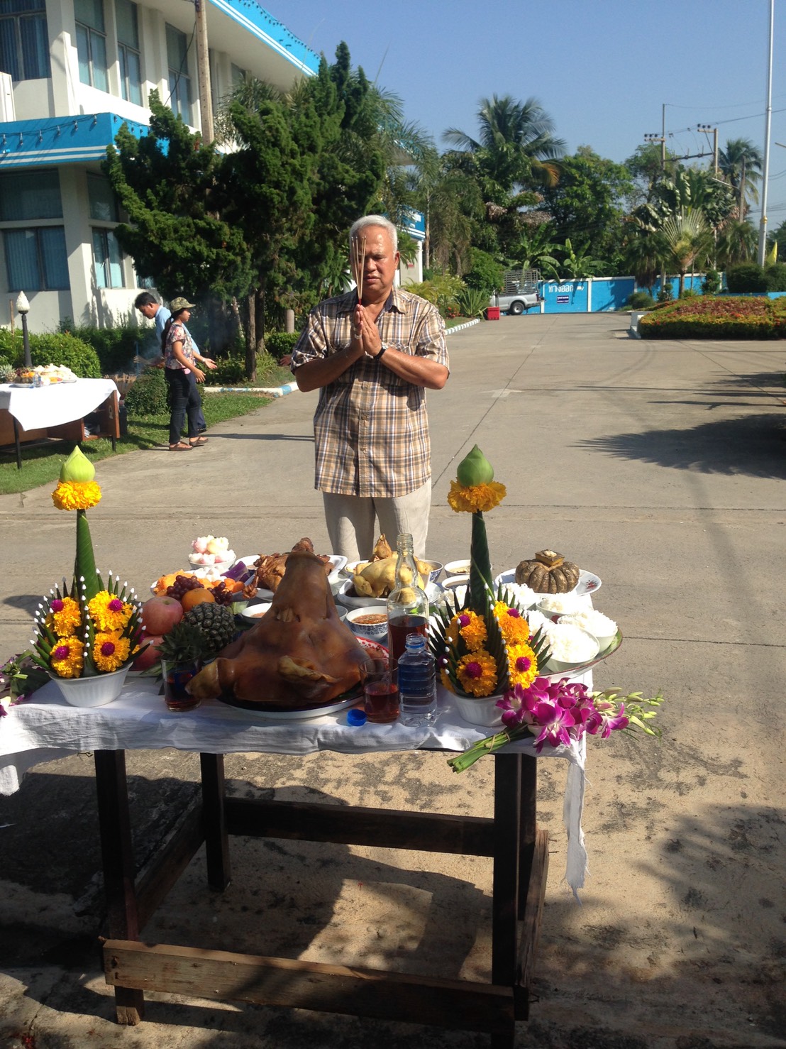 กปภ.สาขาสามพรานจัดงานทำบุญสำนักงานประจำปี 2559 เนื่องในโอกาสครบรอบ 27 ปี การก่อตั้ง กปภ.สาขาสามพราน ณ.ห้องประชุม การประปาส่วนภูมิภาค สาขาสามพราน