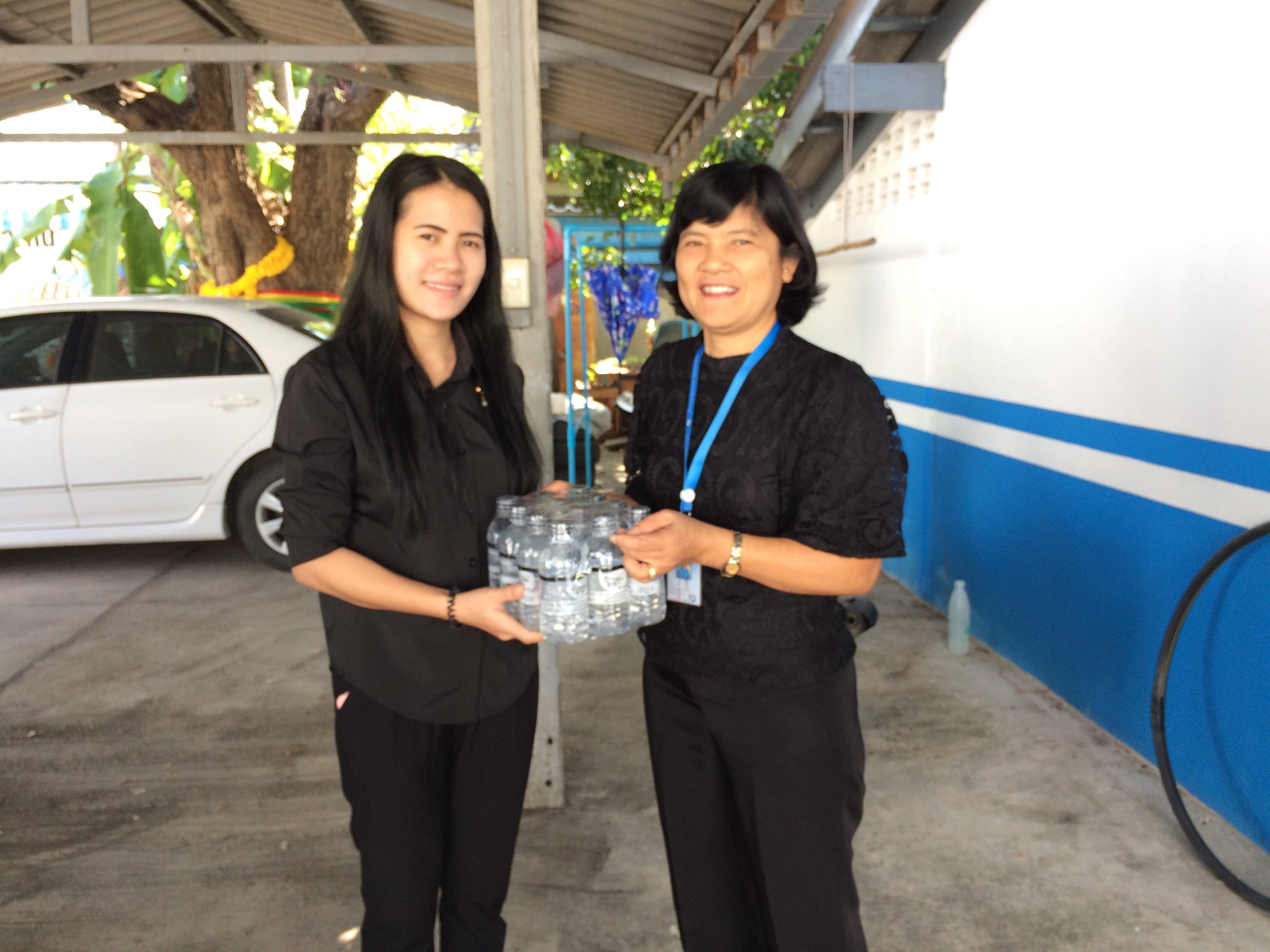 กปภ.สาขาสมุทรสงคราม มอบน้ำดื่มบรรจุขวดให้กับบ้านพักเด็กและครอบครัวจังหวัดสมุทรสงคราม