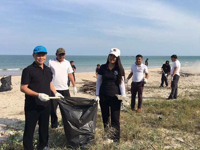 กปภ.สาขาขนอม ร่วมโครงการ Big Cleaning Day เก็บขยะริมชายหาดขนอม