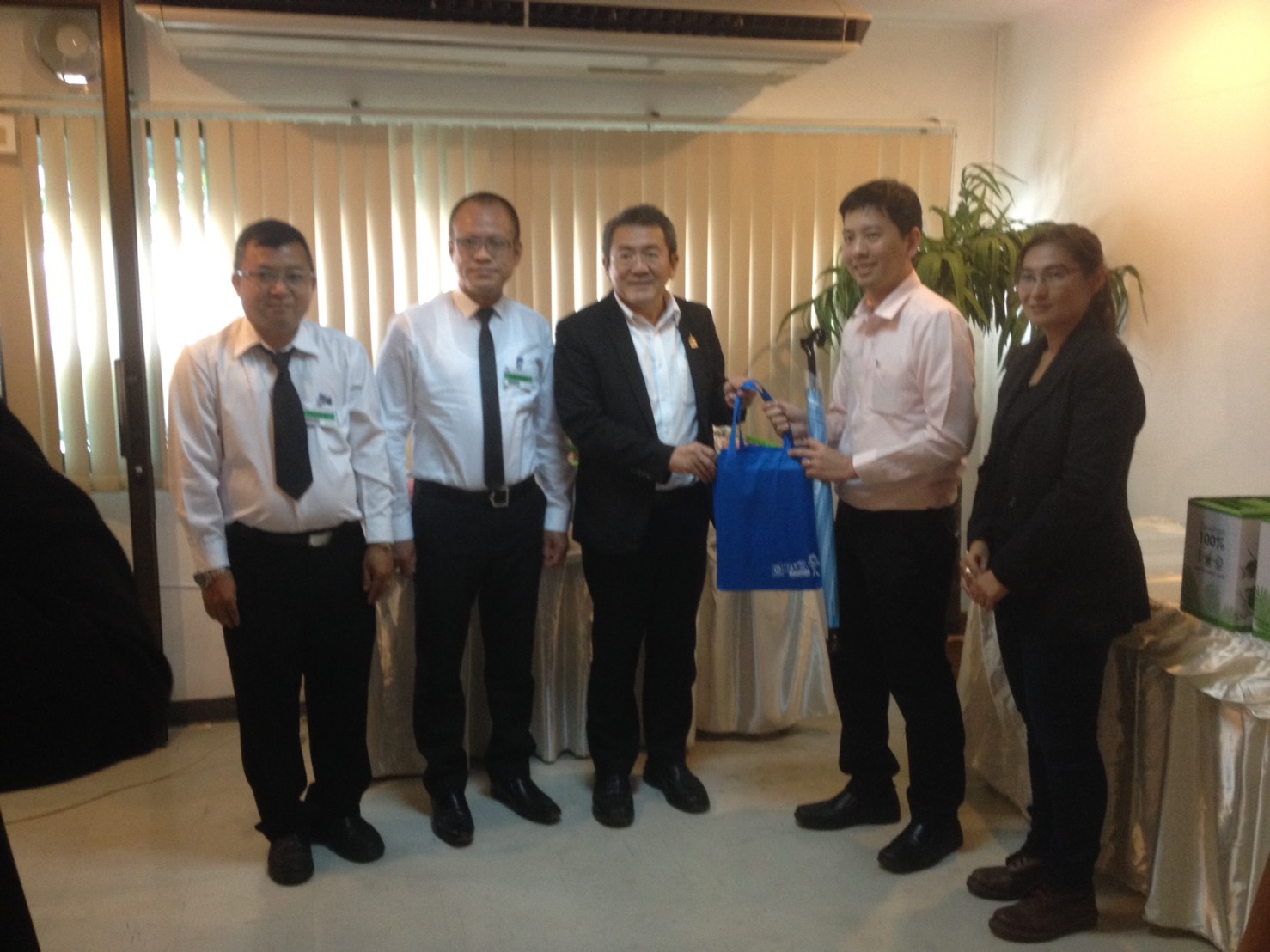 กปภ.สาขาสมุทรสงคราม ให้การต้อนรับ ผวก.กปภ., ผอ.กปภ.ข.3 และคณะฯ