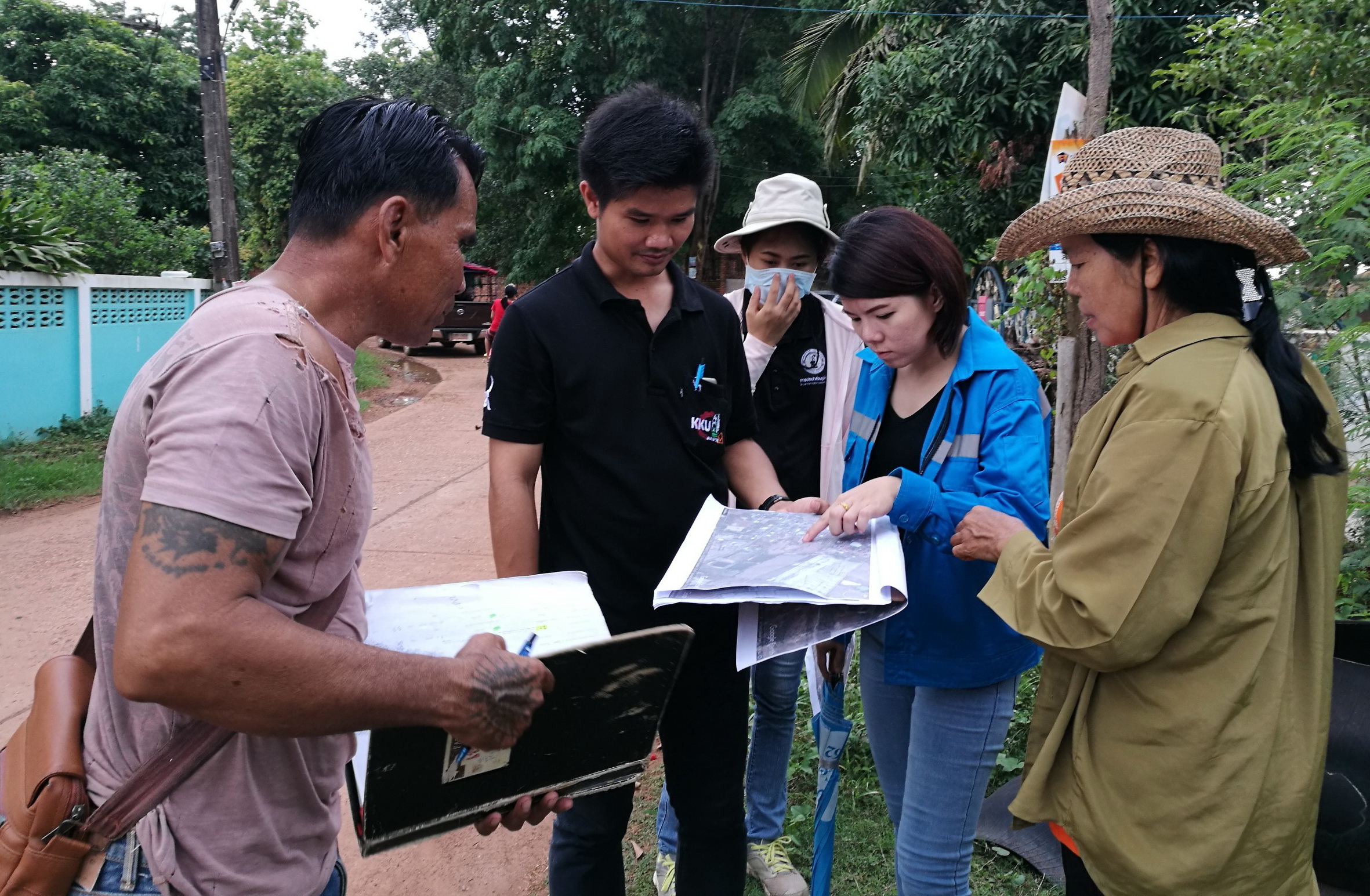 กปภ.ข. ๗ ลงพื้นที่สำรวจความต้องการใช้น้ำประปาในพื้นที่โครงการวางท่อขยายเขตจำหน่ายน้ำ ปีงบประมาณ ๒๕๖๐ ของ กปภ.สาขาในสังกัด