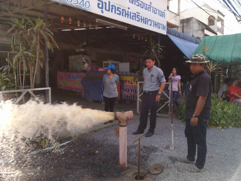 กปภ.สาขาทุ่งสง ตรวจสอบแรงดันน้ำประปาในพื้นที่จำหน่ายน้ำ มุ่งสร้างความพึงพอใจให้ลูกค้า กปภ.