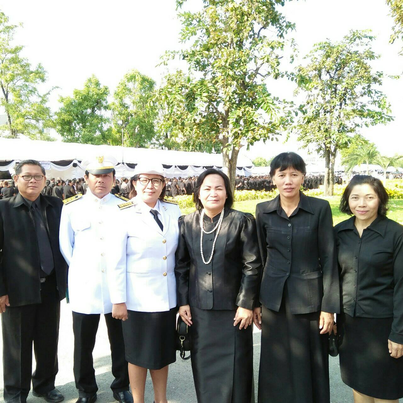 การประปาส่วนภูมิภาคสาขาชัยภูมิ เข้าร่วมพิธีถวายดอกไม้จันทน์ ในงานพระราชพิธีถวายพระเพลิงพระบรมศพฯ