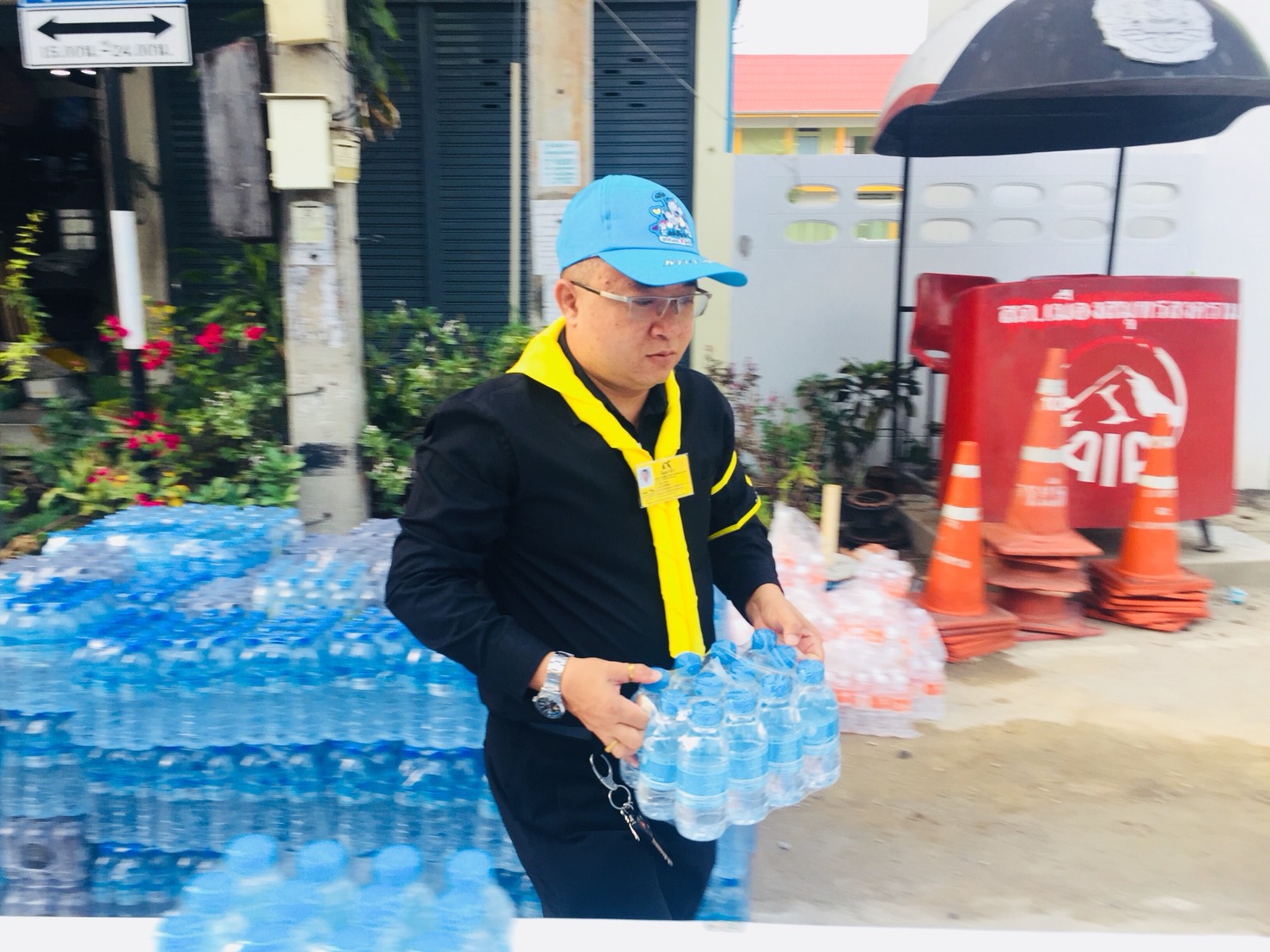 กปภ.สาขาสมุทรสงคราม เข้าเตรียมความพร้อมงานพระราชพิธีถวายพระเพลิงพระบรมศพพระบาทสมเด็จพระปรมินทรมหาภูมิพลอดุลยเดช บรมนาถบพิตร