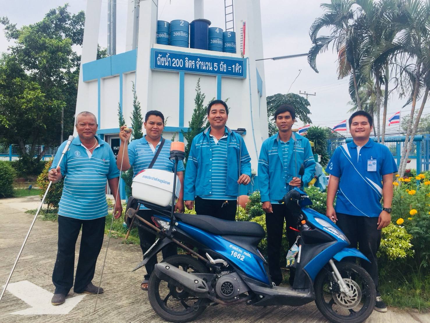 กปภ.สาขาสมุทรสงคราม ลงพื้นที่ปฏิบัติงาน ตามแผนปฏิบัติการลดน้ำสูญเสีย ประจำเดือน พฤศจิกายน 2560