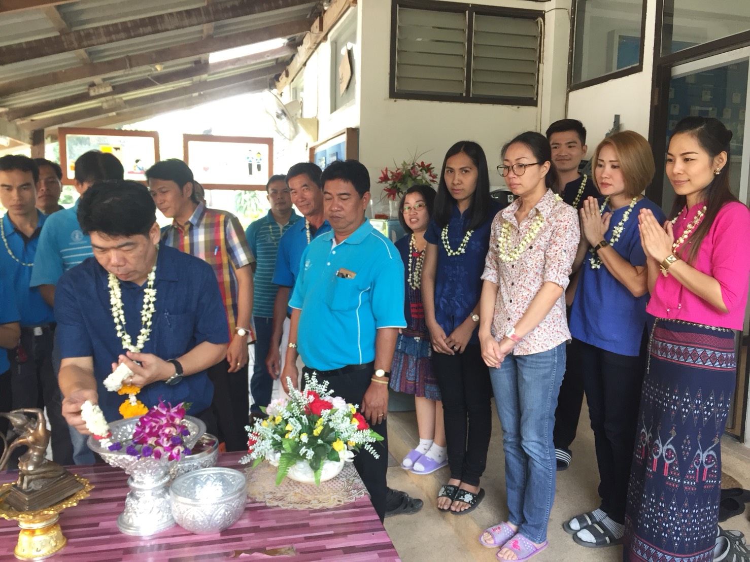 การประปาส่วนภูมิภาค สาขาน่าน จัดกิจกรรมรดน้ำ ดำหัว ผู้จัดการ วรชาติ  สีหบัณฑ์ เมื่อวันที่ 25 เมษายน 2561 เวลา 11.00 - 12.00 น. ณ อาคารสำนักงาน กปภ.สาขาน่าน