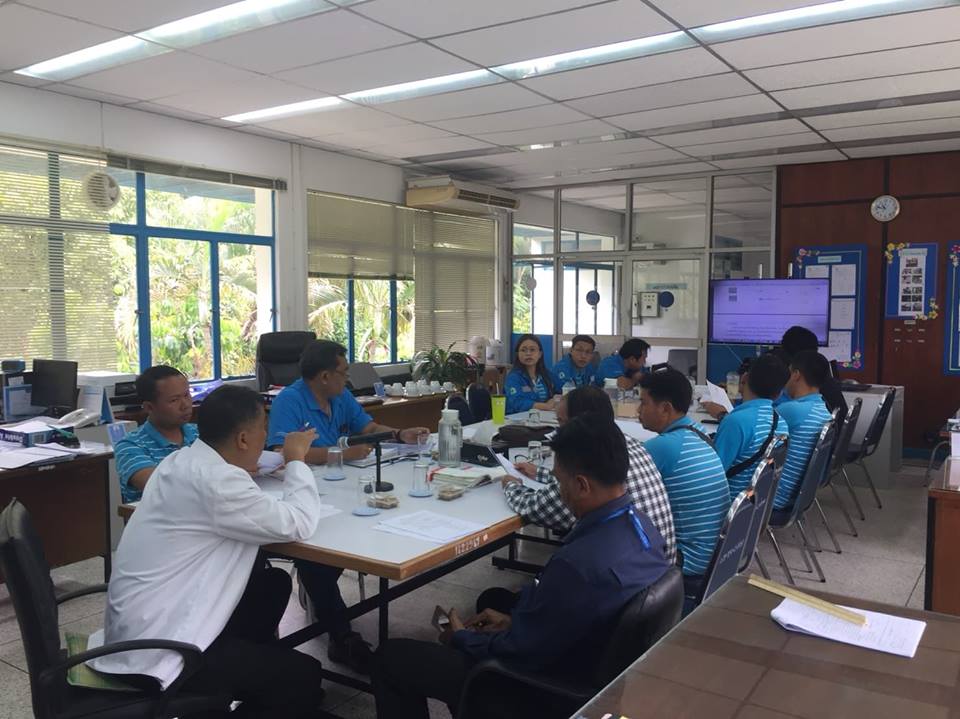 ประชุมดำเนินการชี้แจงตัวชี้วัดโครงการการจัดการน้ำสะอาด โดยมี นายธีรพงศ์ หนูเกื้อ ผจก.กปภ.สาขาพัทลุง พนักงาน และเจ้าหน้าที่จากงานควบคุมคุณภาพน้ำ กปภ.เขต 5
