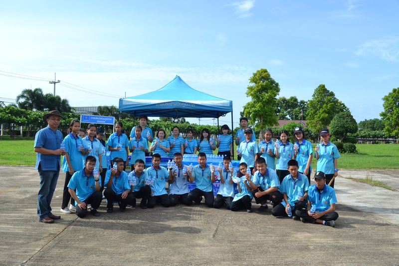กปภ.สาขาตาก ร่วมกิจกรรมเดินรณรงค์ประชาสัมพันธ์ต่อต้านการพนันฟุตบอลออนไลน์และงดเหล้าเข้าพรรษา พร้อมสนับสนุนน้ำดื่มบรรจุขวด ตราสัญลักษณ์ กปภ.จำนวน 500 ขวด