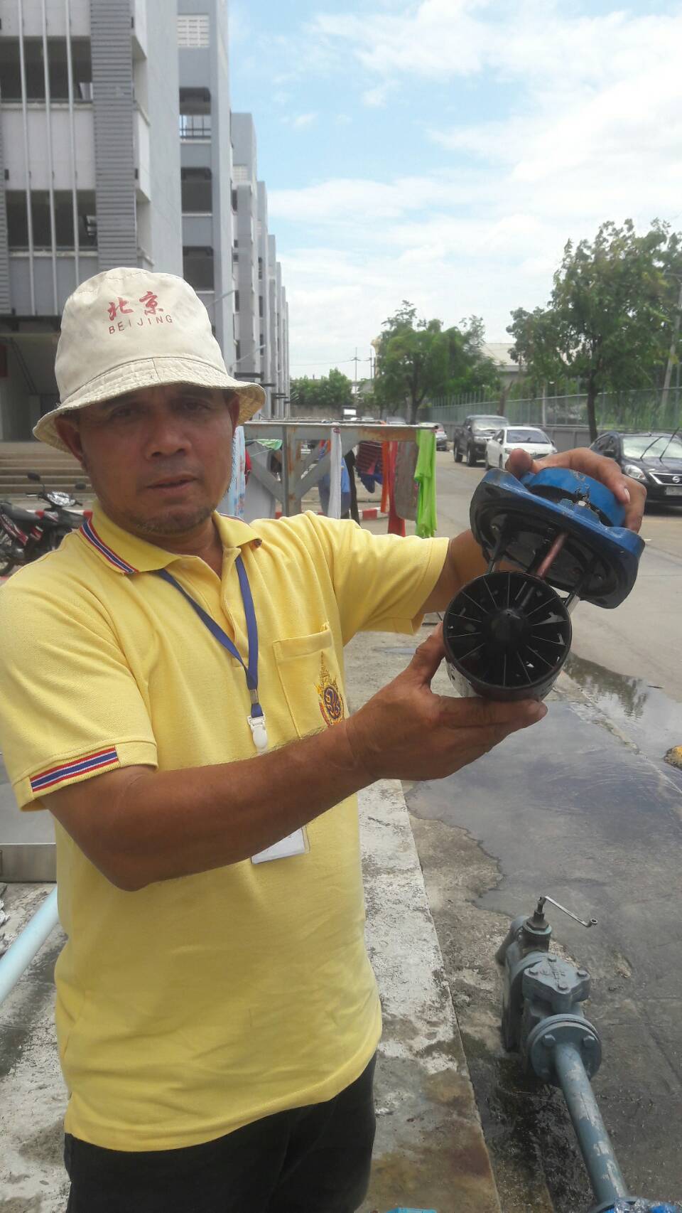 กปภ.สาขาสามพรานลงพื้นที่ตรวจสอบมาตรวัดน้ำลูกค้ารายใหญ่