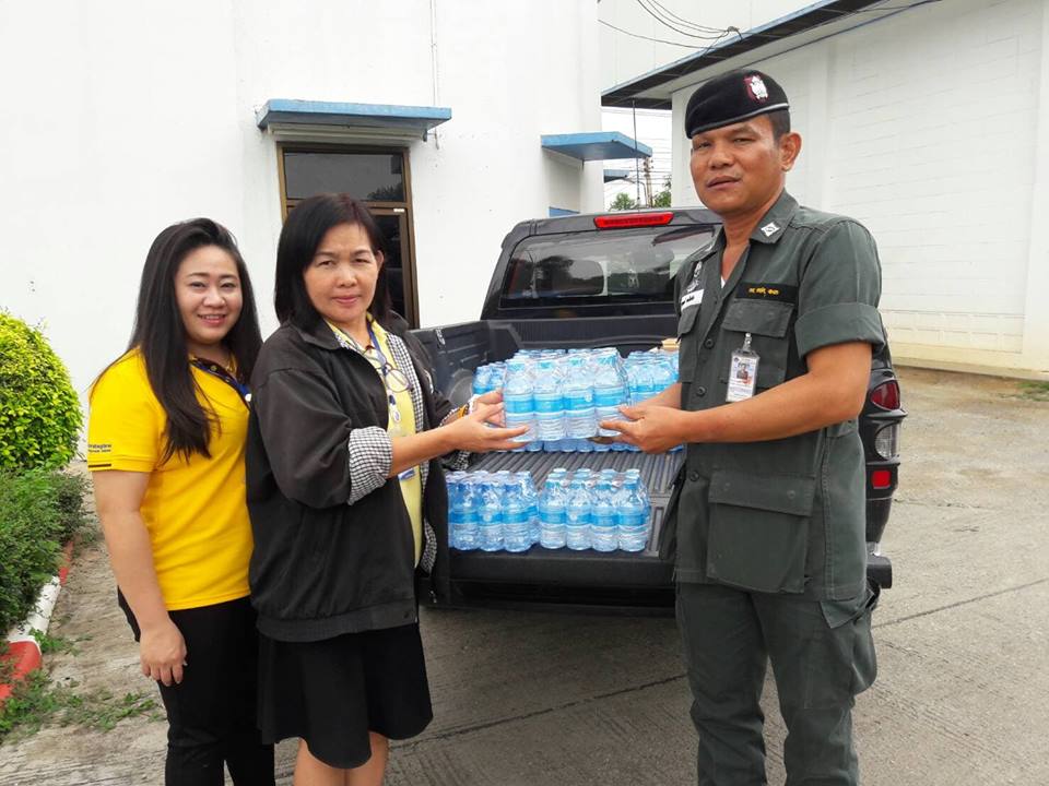 กปภ.สาขากาญจนบุรี ได้มอบน้ำดื่มตราสัญลักษณ์ กปภ.ให้กับตัวแทนกองกำกับการตำรวจตระเวนชายแดนที่ 13