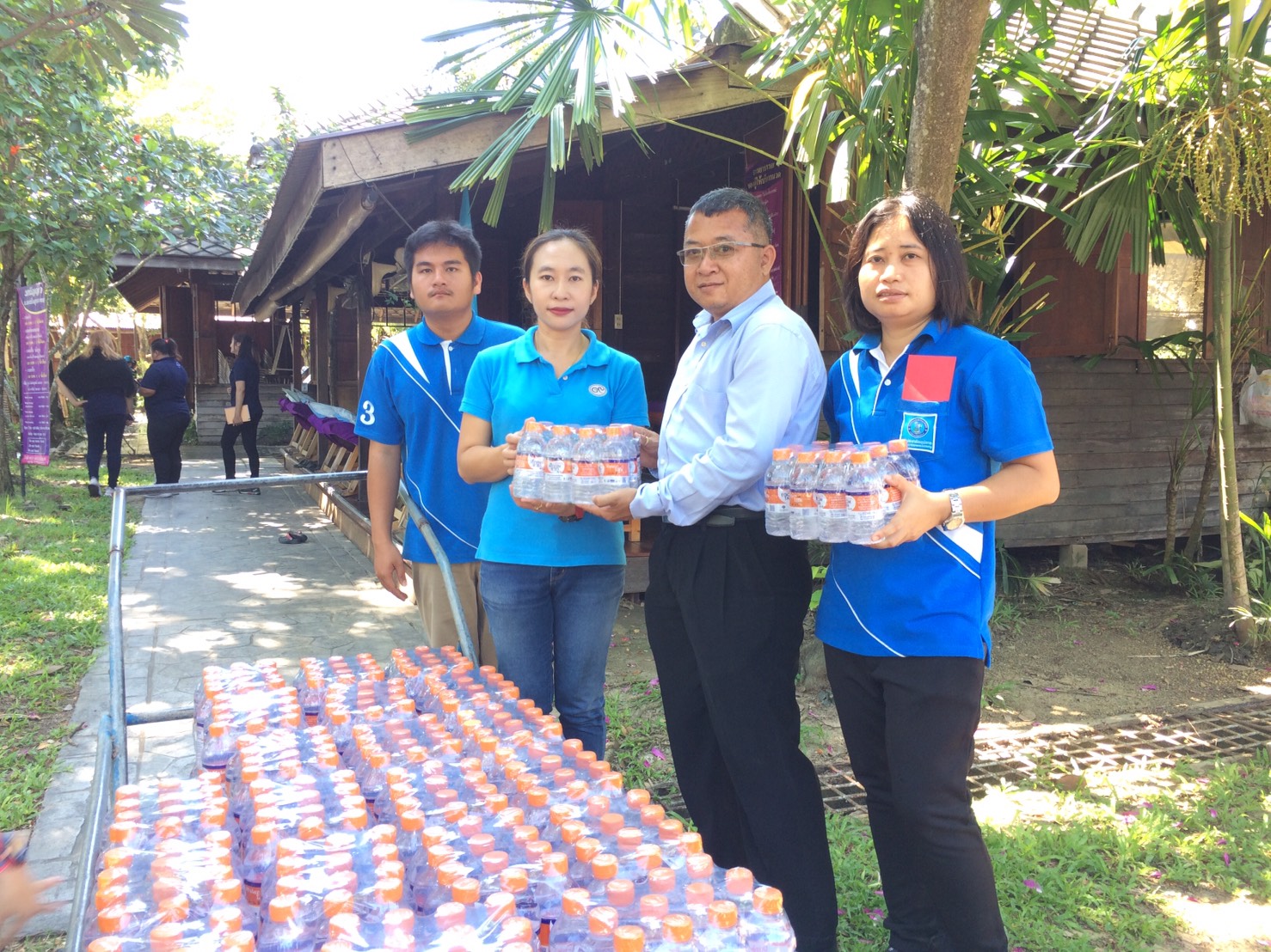 กปภ.สาขาสมุทรสงคราม มอบน้ำดื่มบรรจุขวด เพื่อใช้การเตรียมการรับเสด็จพระเทพรัตนราชสุดาฯ สยามบรมราชกุมารี