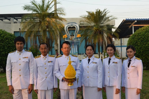 กปภ.สาขากำแพงเพชร เข้าร่วมพิธีถวายพานพุ่มราชสักการะ ถวายราชสดุดี และถวายบังคม เนื่องในวันคล้ายวันเฉลิมพระชนมพรรษาพระบาทสมเด็จพระปรมินทรมหาภูมิพลอดุลยเดช บรมนาถบพิตร วันชาติ และวันพ่อแห่งชาติ