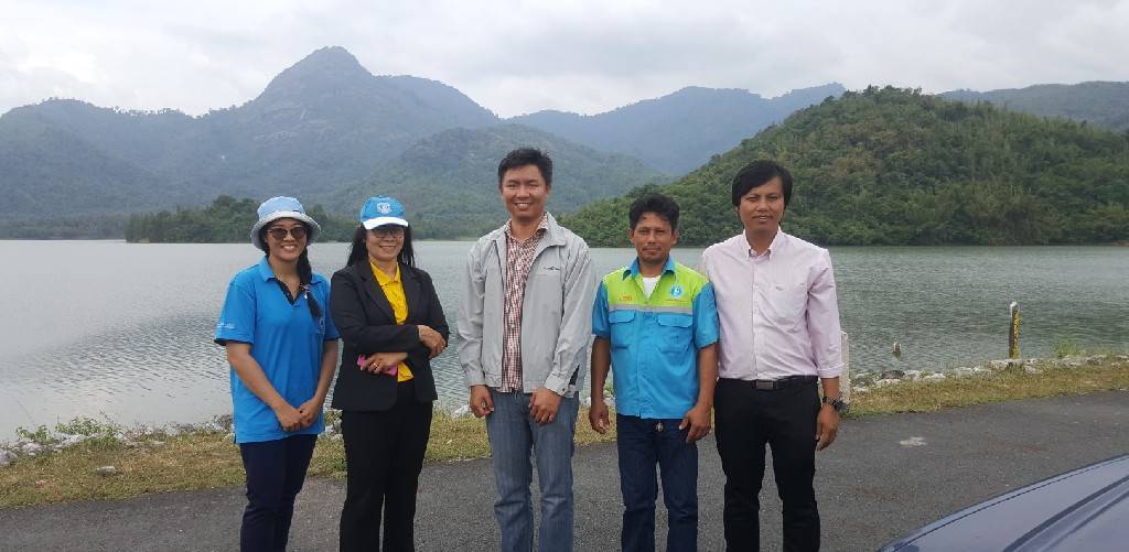 การประปาส่วนภูมิภาคสาขาบางสะพาน ได้ร่วมกับ งานควบคุมคุณภาพน้ำ 2 ดำเนินการสุ่มเก็บตัวอย่างน้ำ (น้ำดิบและน้ำกรองทิ้ง) ประจำปี 2562 ทั้ง 3 หน่วยบริการ