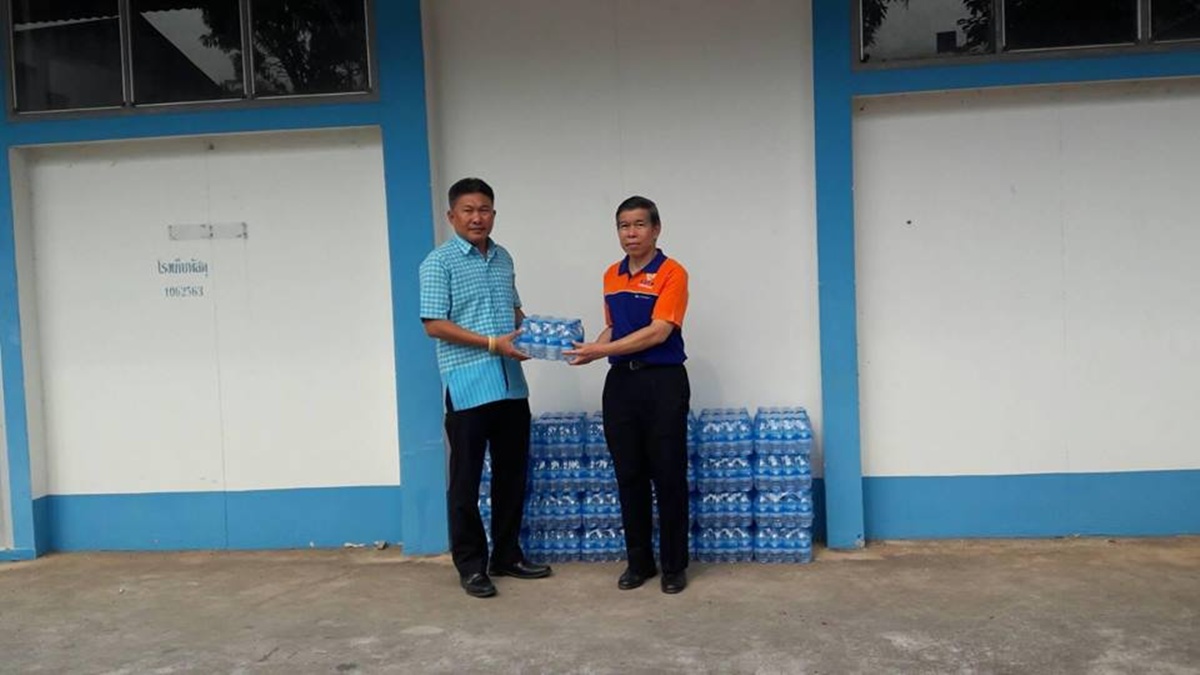 การประปาส่วนภูมิภาคสาขาสระแก้ว มอบน้ำดื่มบรรจุขวดตราสัญลักษณ์ กปภ.เพื่อสนับสนุนให้กับศูนย์อำนวยการความปลอดทางถนน เพื่อใช้ในช่วงเทศกาลปีใหม่ 2562