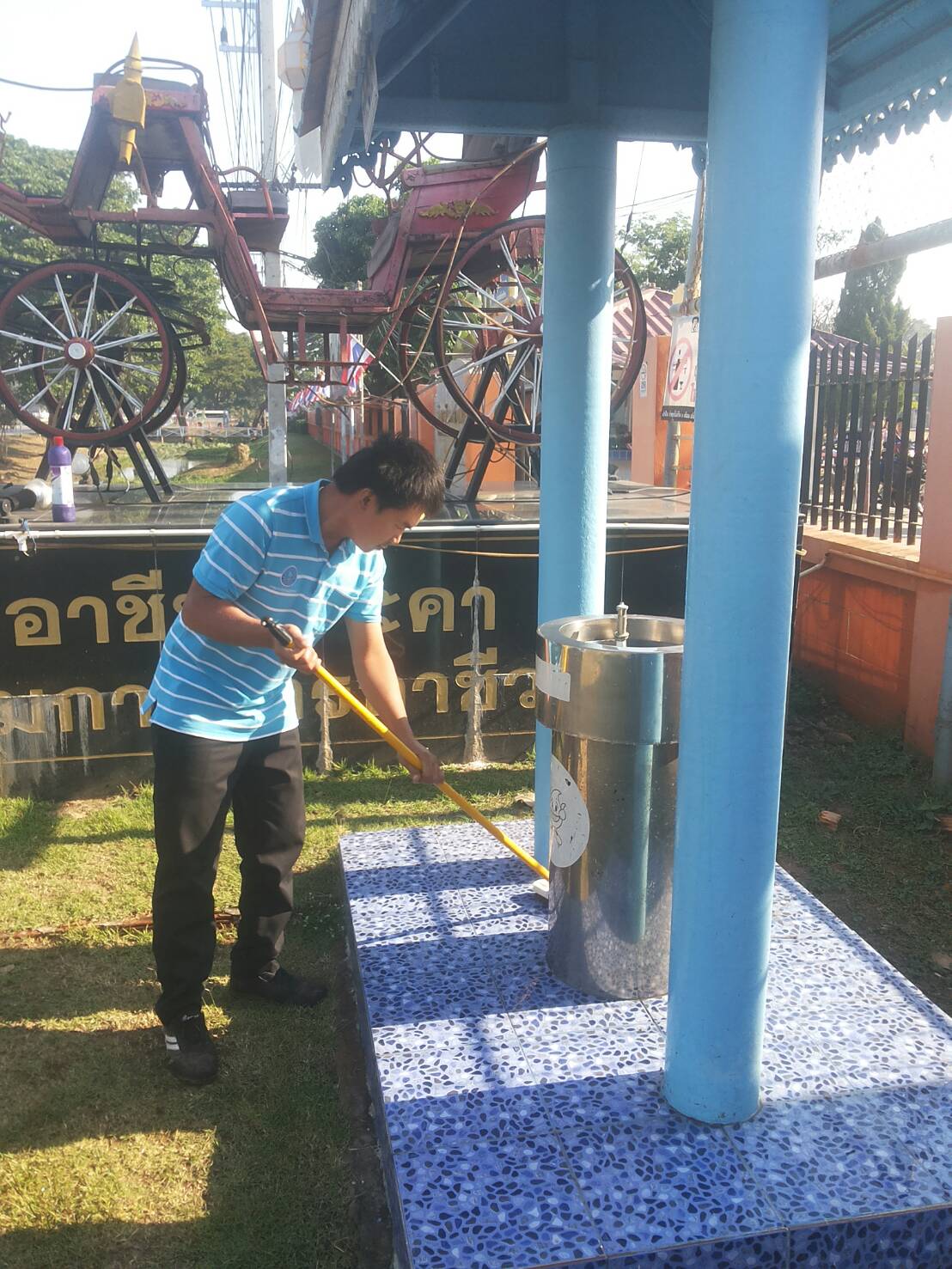 กปภ.สาขาเกาะคา ทำการล้างแท่นน้ำดื่ม ประจำเดือน ธันวาคม 2561