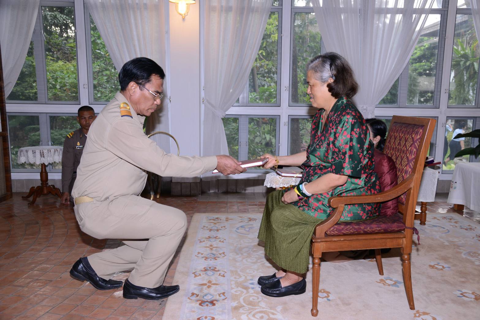 สมเด็จพระเทพรัตนราชสุดาฯ สยามบรมราชกุมารี ทรงพระราชทานของขวัญปีใหม่ ประจำปี 2562   ให้แก่ กปภ.สาขาปทุมธานี