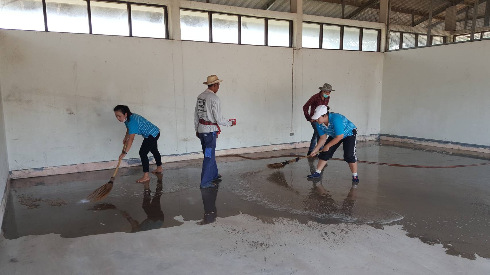 กปภ.สาขาชุมพวง จัดกิจกรรม Big Cleaning Day ทำความสะอาดบริเวณหน่วยบริการประทาย เพื่อสำหรับใช้เป็นจุดบริการรับชำรค่าน้ำนอกสถานที่