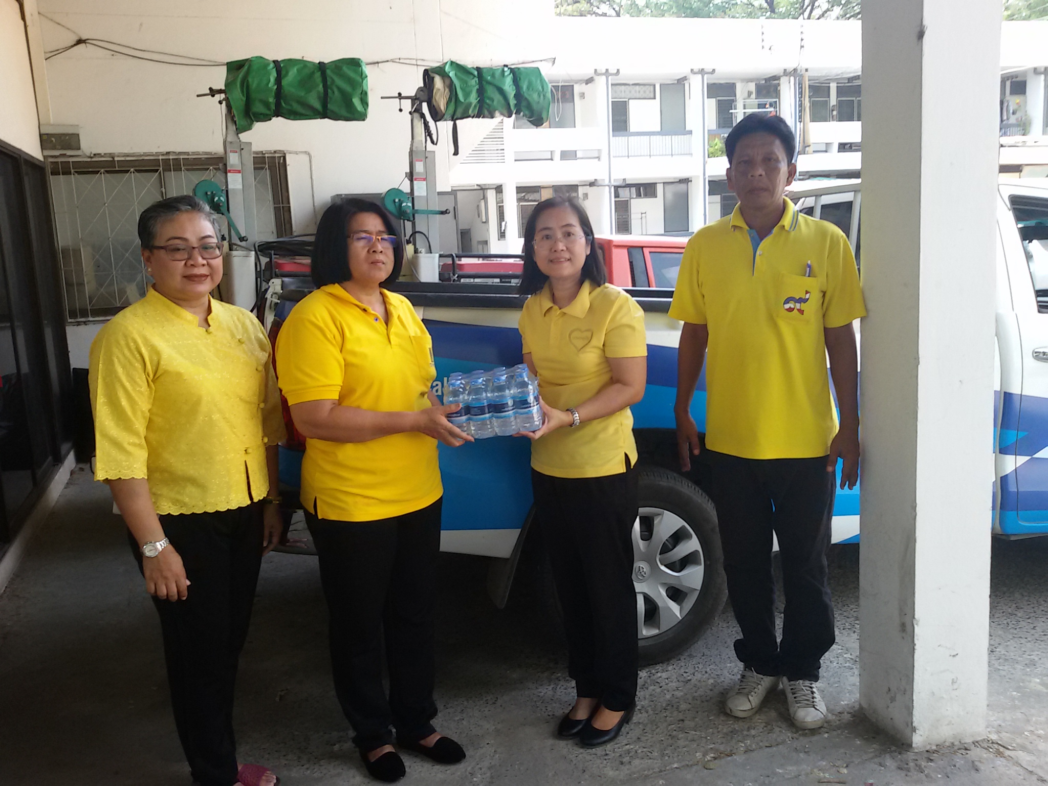 กปภ.สาขาลพบุรี มอบน้ำดื่มสนับสนุนศูนย์ปฏิบัติการป้องกันและลดอุบัติเหตุทางถนนช่วงเทศกาลสงกรานต์