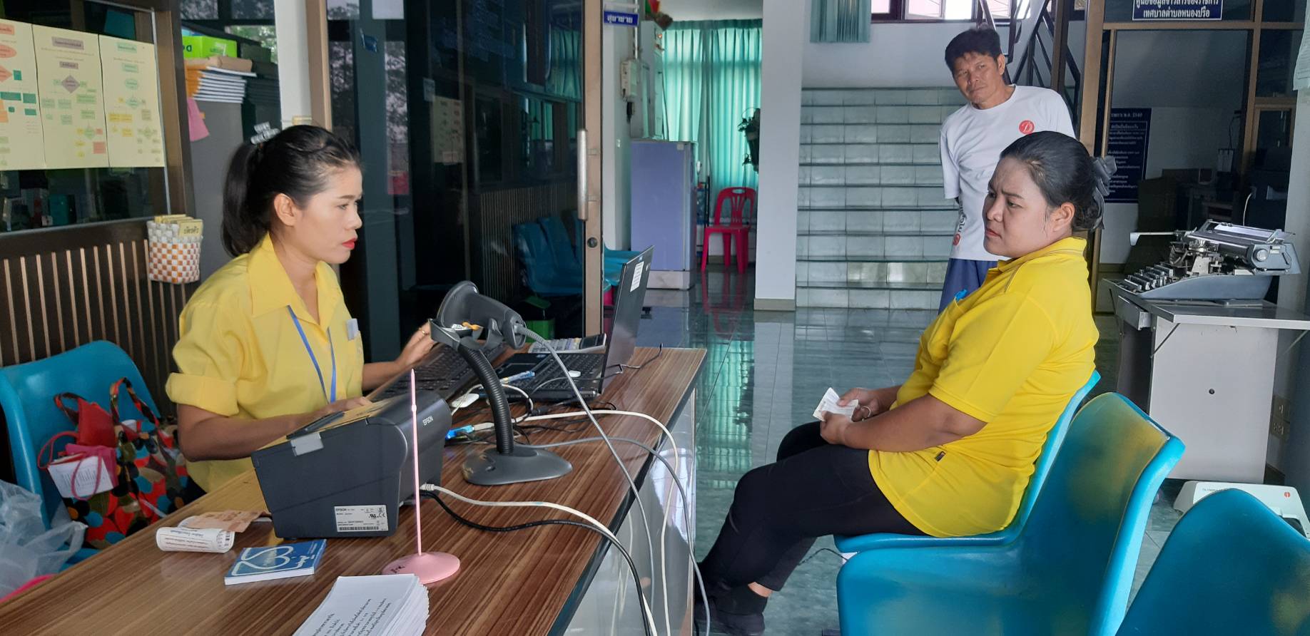 การประปาส่วนภูมิภาคสาขาเลาขวัญ ออกหน่วยรับชำระค่าน้ำนอกสถานที่ (On Stop Service) ณ.เทศบาลตำบลหนองปรือ อ.หนองปรือ จ.กาญจนบุรี