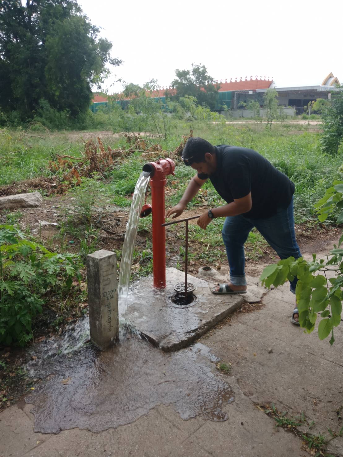 กปภ.สาขากำแพงเพชร ระบายตะกอนในเส้นท่อ ตามแผนในโครงการจัดการน้ำสะอาด Water Safety Plan