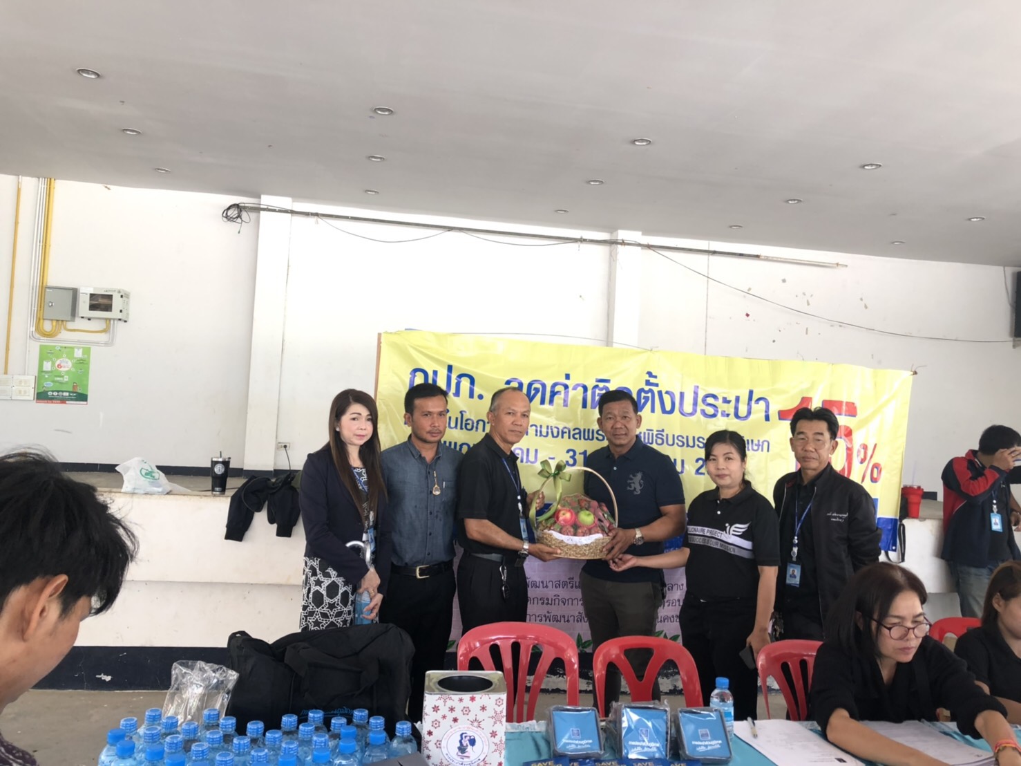 กปภ.สาขากาญจนบุรีออกหน่วยเชิงรุกรับคำขอติดตั้งมาตรวัดน้ำนอกสถานที่ร่วมกับองค์การบริหารส่วนตำบลเกาะสำโรง