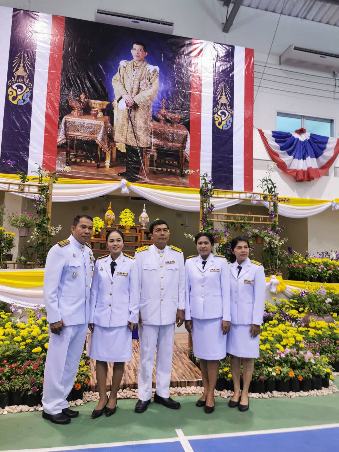 การประปาส่วนภูมิภาคสาขาทุ่งสง ร่วมพิธีทำบุญตักบาตรและลงนามถวายพระพร เนื่องในโอกาสวันเฉลิมพระช