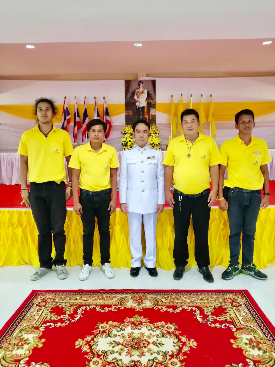 กปภ.สาขาเกาะพะงัน เข้าร่วมพิธีถวายเครื่องราชสักการะและจุดเทียนชัยถวายพระพรชัยมงคลสมเด็จพระเจ้าอยู่หัว เนื่องในวันเฉลิมพระชนมพรรษา ประจำปีพุทธศักราช ๒๕๖๒