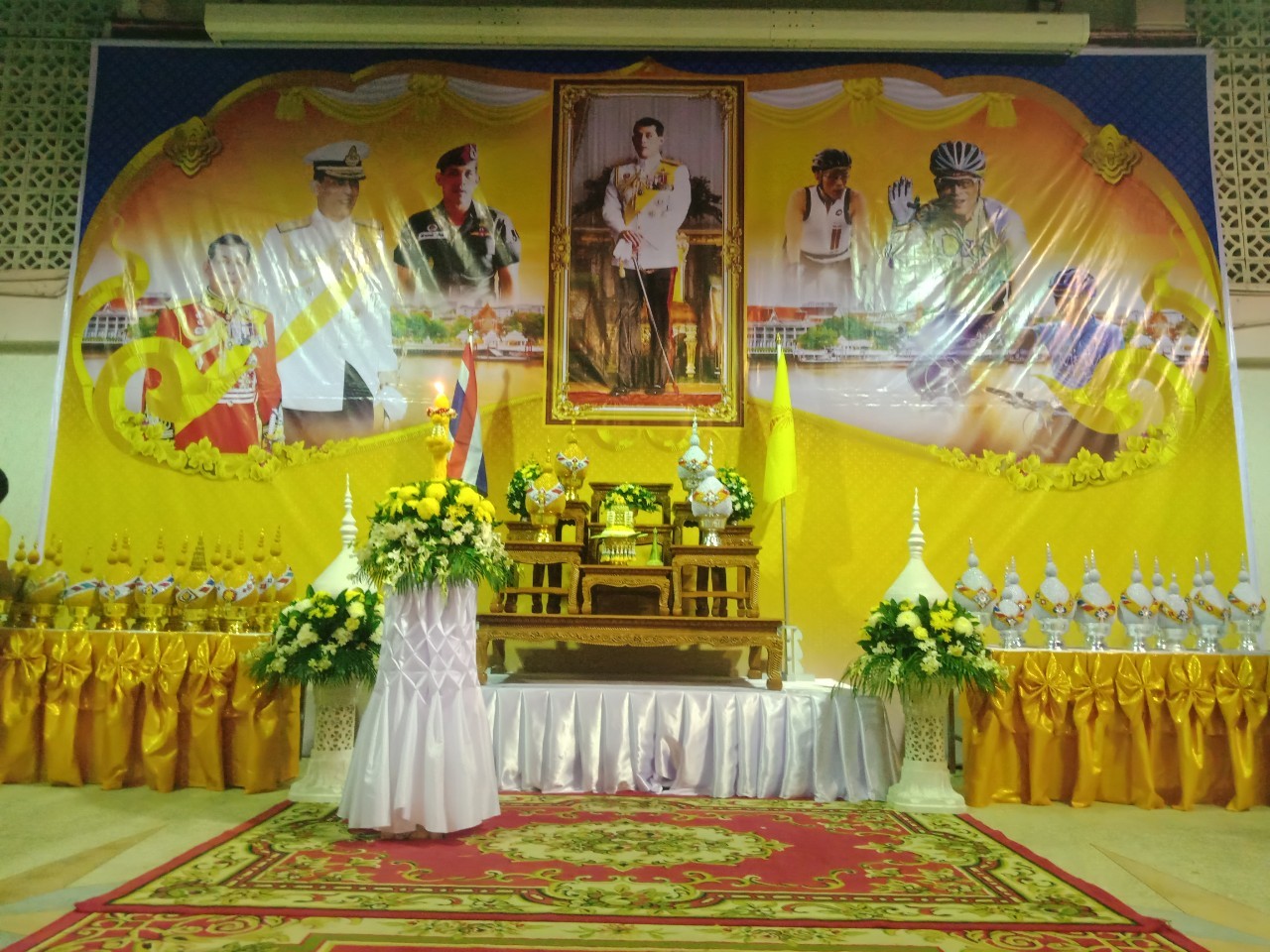 เข้าร่วมพิธีถวายเครื่องราชสักการะและพิธีจุดเทียนถวายพระพรชัยมงคล เนื่องในโอกาสวันเฉลิมพระชนมพรรษาพระบาทสมเด็จพระเจ้าอยู่หัว ประจำปีพุทธศักราช ๒๕๖๒