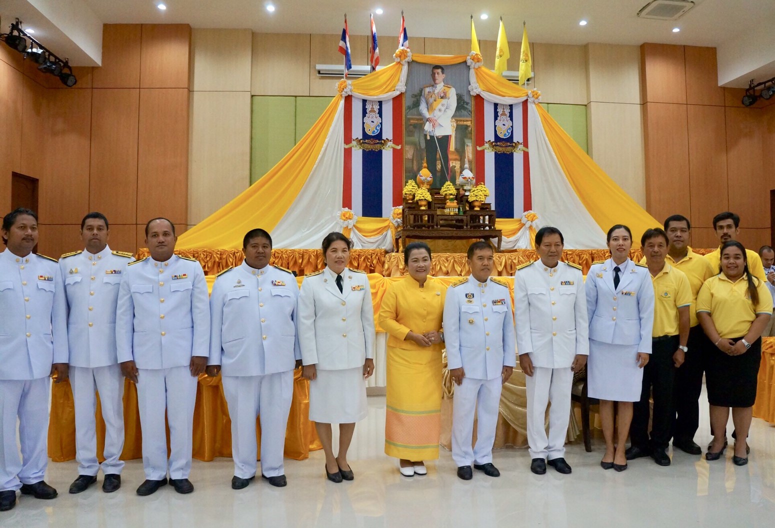 การประปาส่วนภุมิภาค สาขานาทวี โดยผู้จัดการสมเดช  เหล็มเล๊าะ หัวหน้างานและพนักงานในสังกัดร่วมกิจกรรมในโอกาสวันเฉลิมพระชนมพรรษาพระบาทสมเด็จพระเจ้าอยู่หัว 28 กรกฎาคม 2562