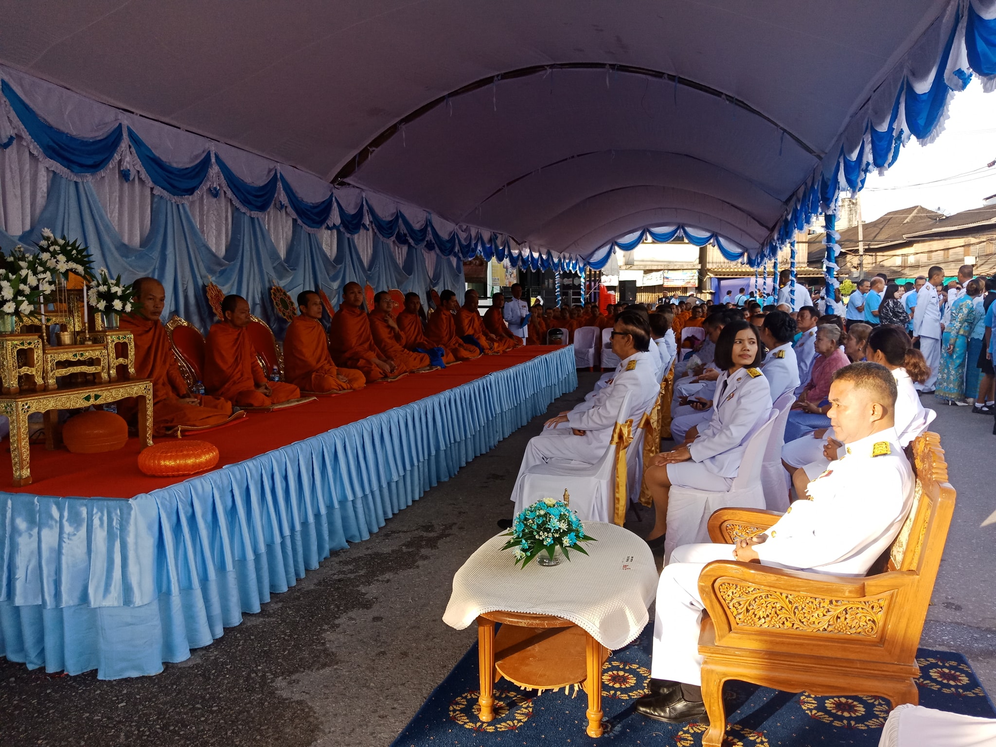กปภ.สาขาบ้านนาสาร เข้าร่วมพิธีทำบุญตักบาตรถวายเป็นพระราชกุศล เนื่องในวโรกาสวันเฉลิมพระชนมพรรษาสมเด็จพระนางเจ้าสิริกิติ์ พระบรมราชินีนาถ พระบรมราชชนนีพันปีหลวง ประจำปีพุทธศักราช ๒๕๖๒
