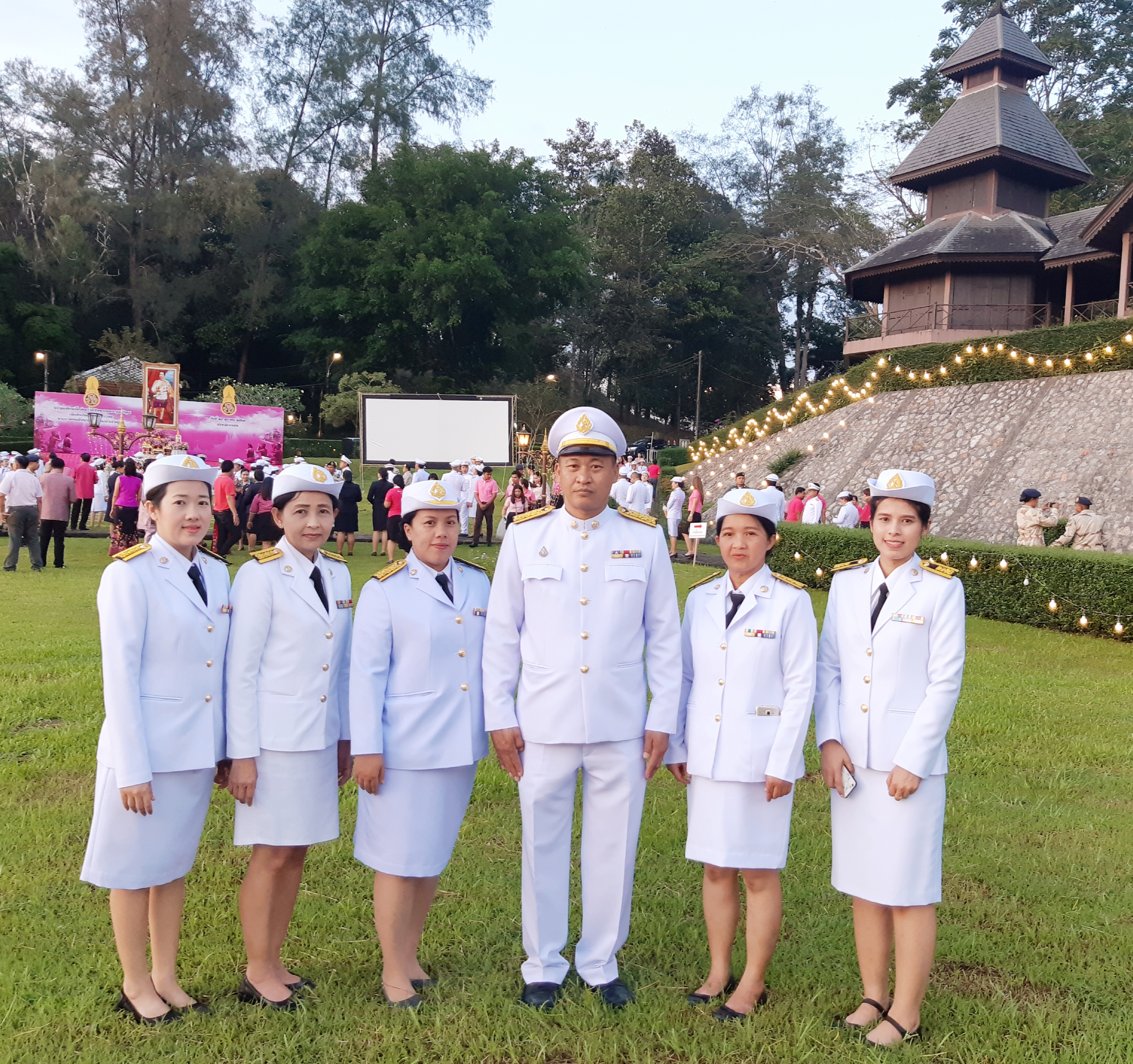 กปภ.สาขาระนอง ร่วมประกอบพิธีจุดเทียนเพื่อน้อมรำลึกในพระมหากรุณาธิคุณพระบาทสมเด็จพระจุลจอมเกล้าเจ้าอยู่หัว