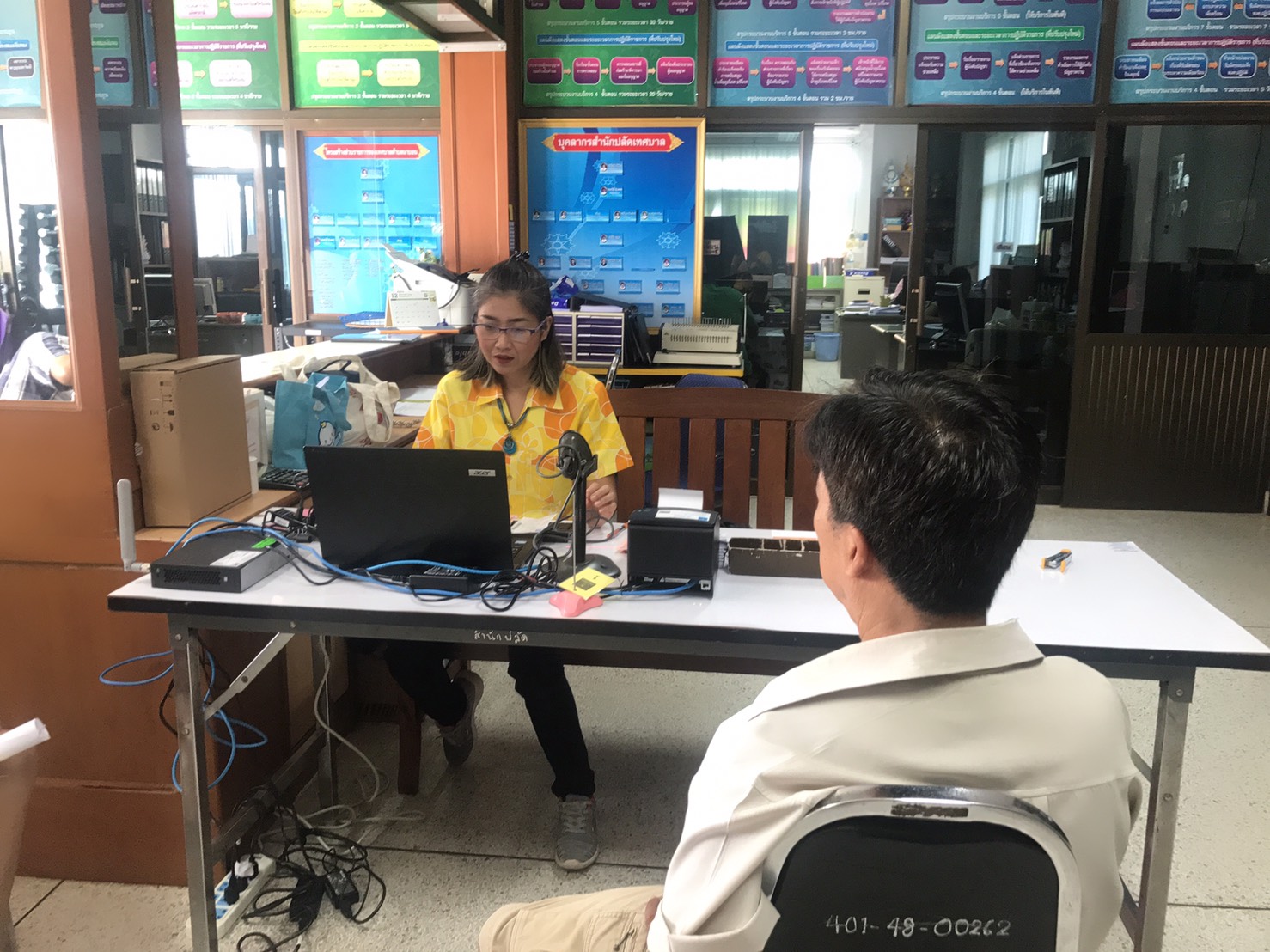 กปภ.สาขาทุ่งสง ออกให้บริการรับค่าน้ำประปานอกสถานที่